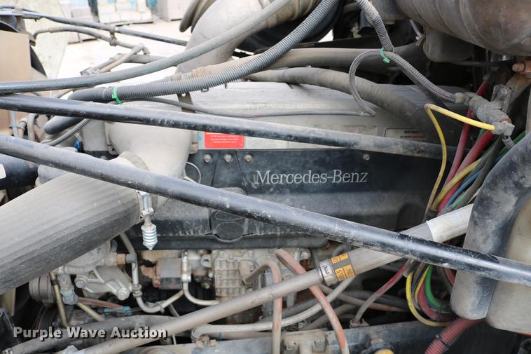 image for item DC3540 2003 Freightliner Century Class ST120 semi truck