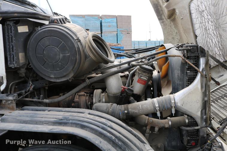 image for item DC3540 2003 Freightliner Century Class ST120 semi truck