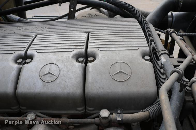 image for item DC3540 2003 Freightliner Century Class ST120 semi truck