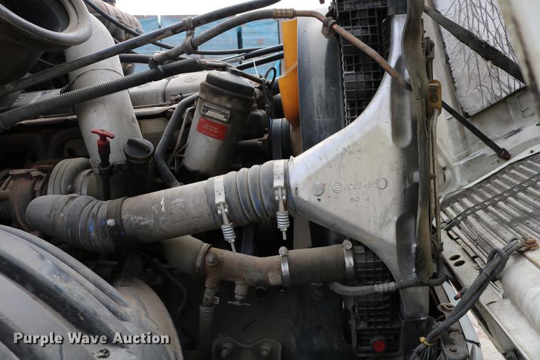 image for item DC3540 2003 Freightliner Century Class ST120 semi truck