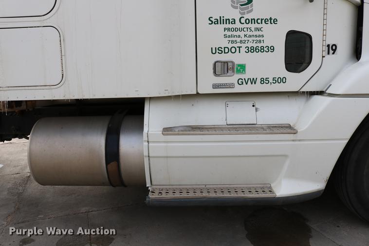 image for item DC3540 2003 Freightliner Century Class ST120 semi truck