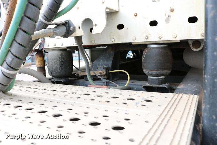 image for item DC3540 2003 Freightliner Century Class ST120 semi truck