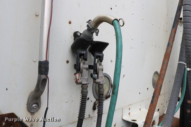 image for item DC3540 2003 Freightliner Century Class ST120 semi truck