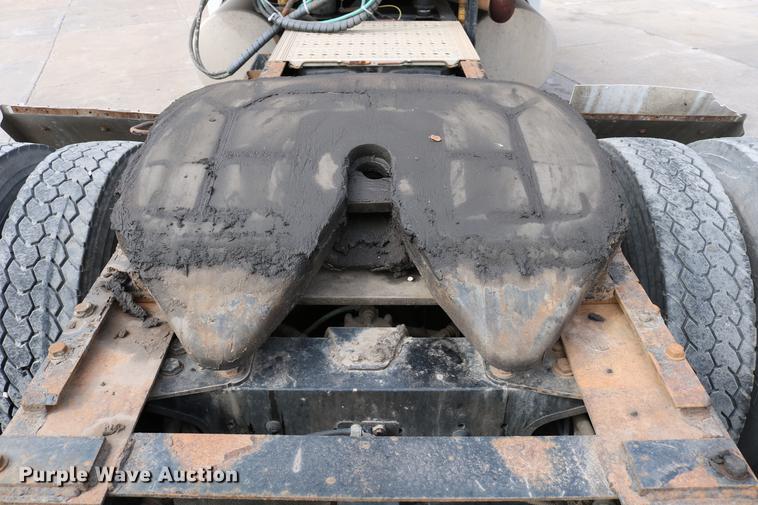 image for item DC3540 2003 Freightliner Century Class ST120 semi truck