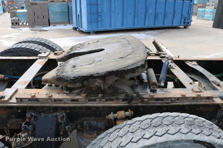 image for item DC3540 2003 Freightliner Century Class ST120 semi truck