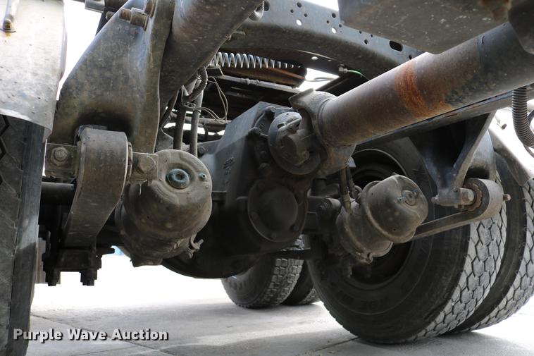 image for item DC3540 2003 Freightliner Century Class ST120 semi truck