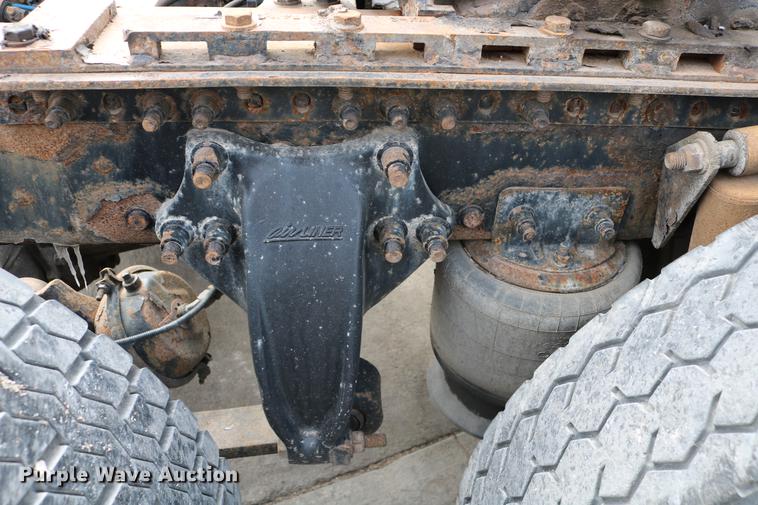 image for item DC3540 2003 Freightliner Century Class ST120 semi truck