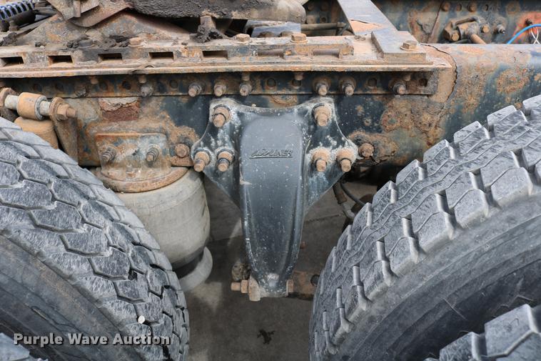 image for item DC3540 2003 Freightliner Century Class ST120 semi truck