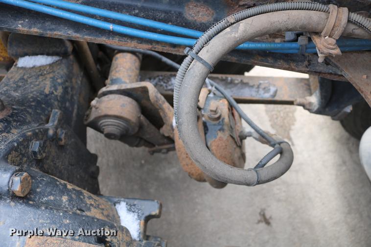 image for item DC3540 2003 Freightliner Century Class ST120 semi truck