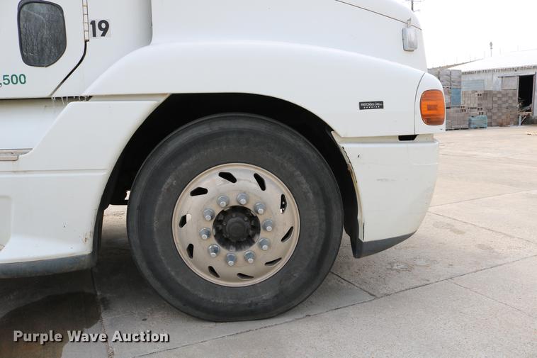 image for item DC3540 2003 Freightliner Century Class ST120 semi truck