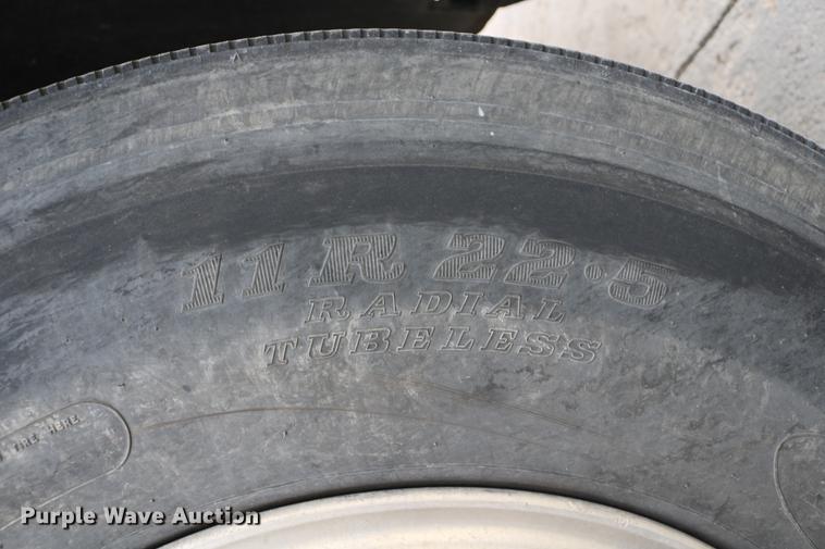 image for item DC3540 2003 Freightliner Century Class ST120 semi truck