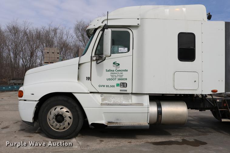 image for item DC3540 2003 Freightliner Century Class ST120 semi truck