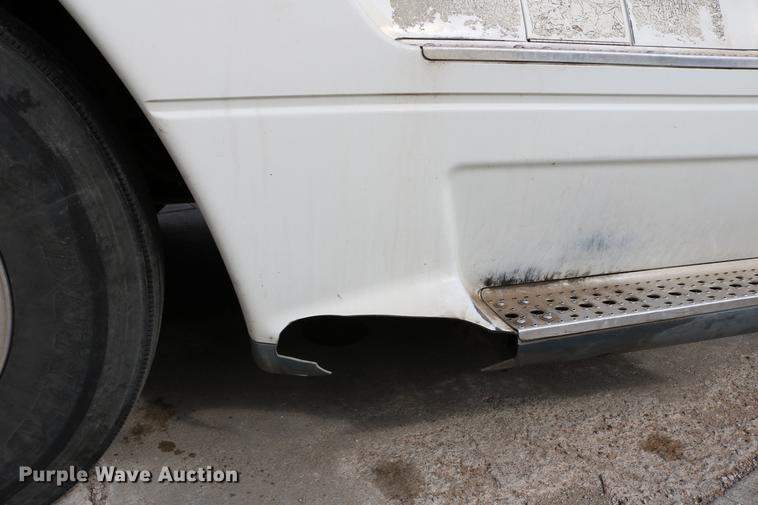 image for item DC3540 2003 Freightliner Century Class ST120 semi truck