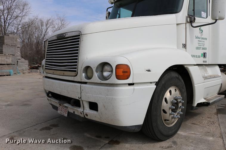 image for item DC3540 2003 Freightliner Century Class ST120 semi truck