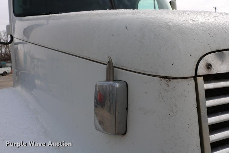 image for item DC3540 2003 Freightliner Century Class ST120 semi truck