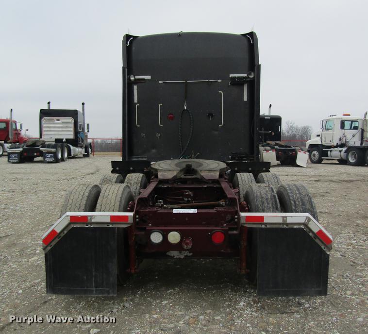 image for item DC4472 2004 Kenworth W900B semi truck