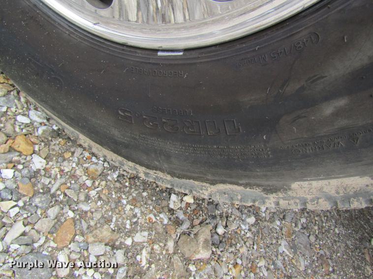 image for item DC4472 2004 Kenworth W900B semi truck