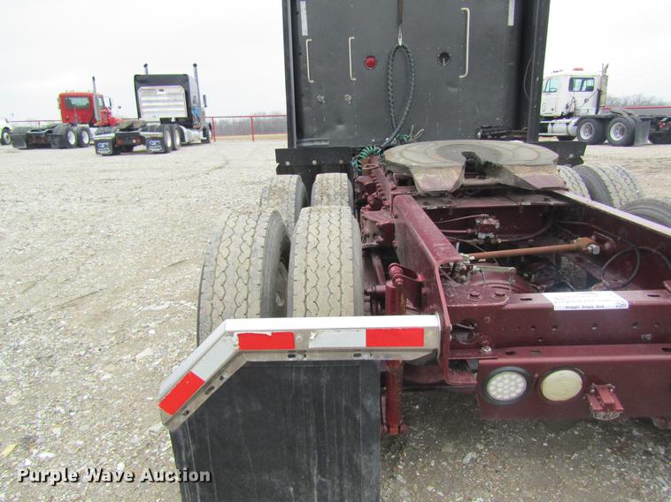 image for item DC4472 2004 Kenworth W900B semi truck