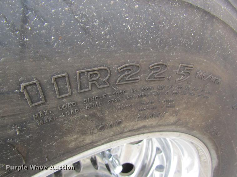 image for item DC4472 2004 Kenworth W900B semi truck