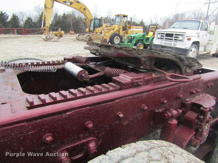 image for item DC4472 2004 Kenworth W900B semi truck