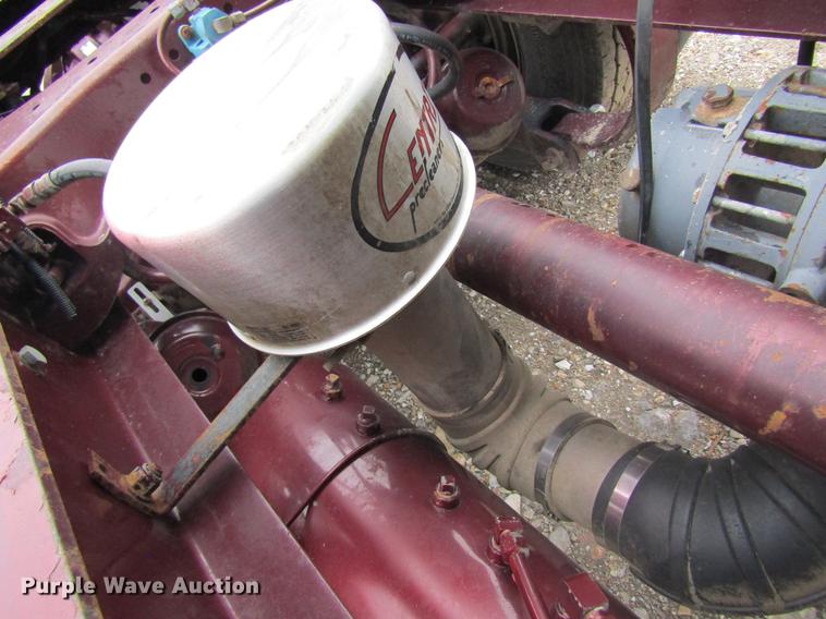 image for item DC4472 2004 Kenworth W900B semi truck