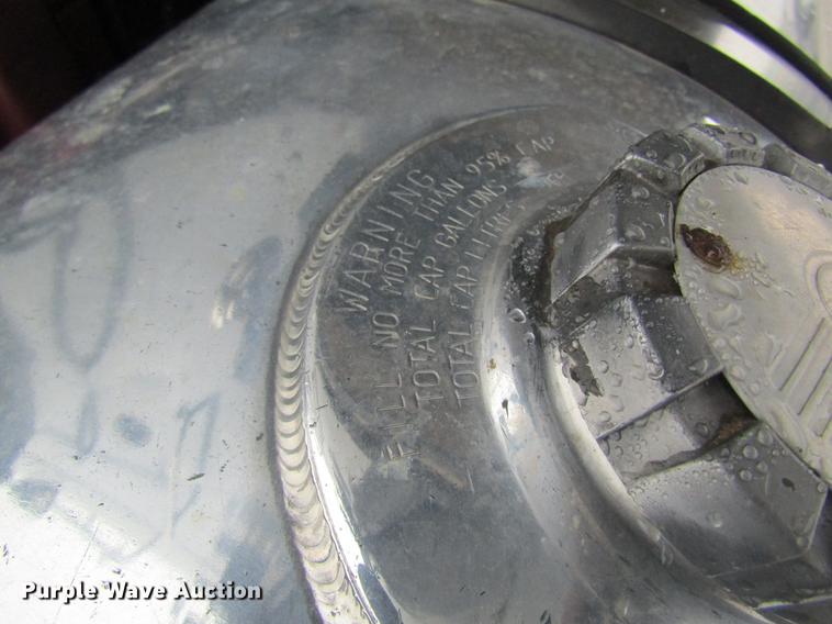 image for item DC4472 2004 Kenworth W900B semi truck