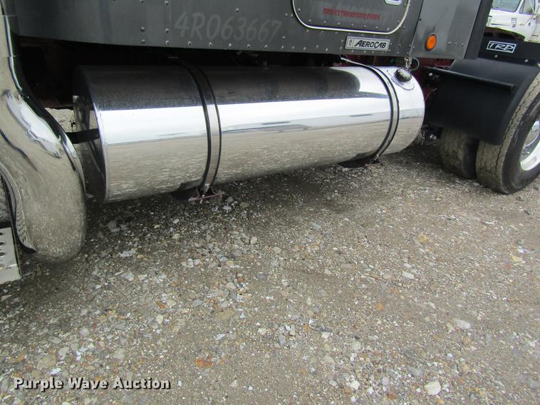 image for item DC4472 2004 Kenworth W900B semi truck