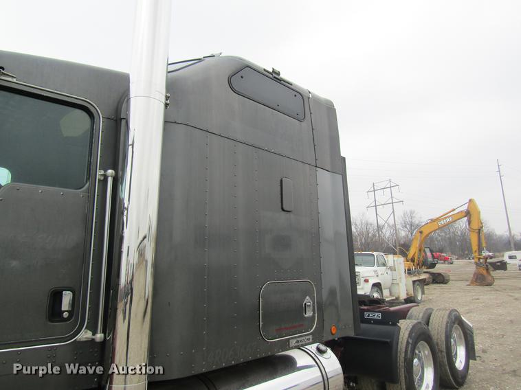 image for item DC4472 2004 Kenworth W900B semi truck