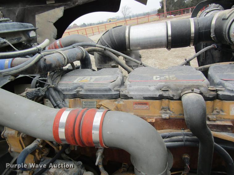 image for item DC4472 2004 Kenworth W900B semi truck