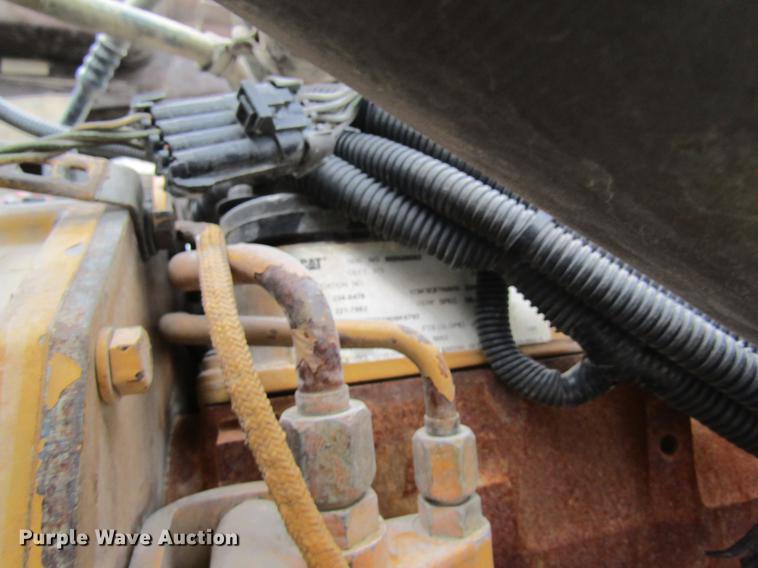 image for item DC4472 2004 Kenworth W900B semi truck