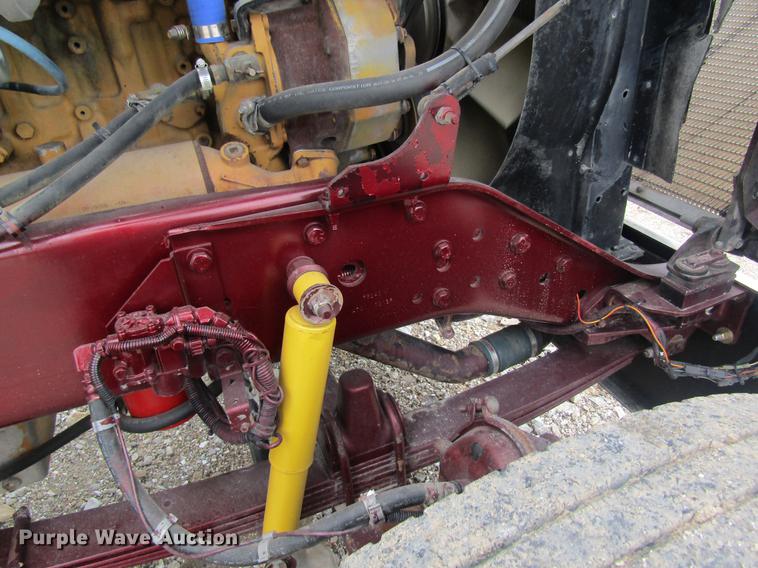 image for item DC4472 2004 Kenworth W900B semi truck