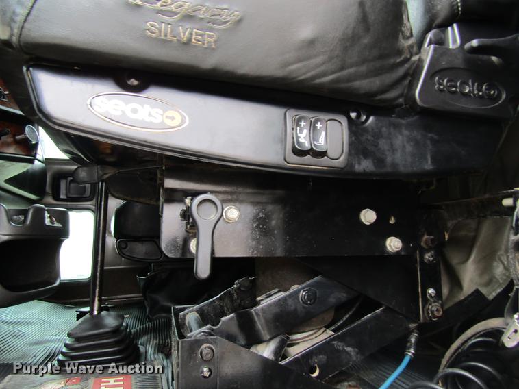 image for item DC4472 2004 Kenworth W900B semi truck