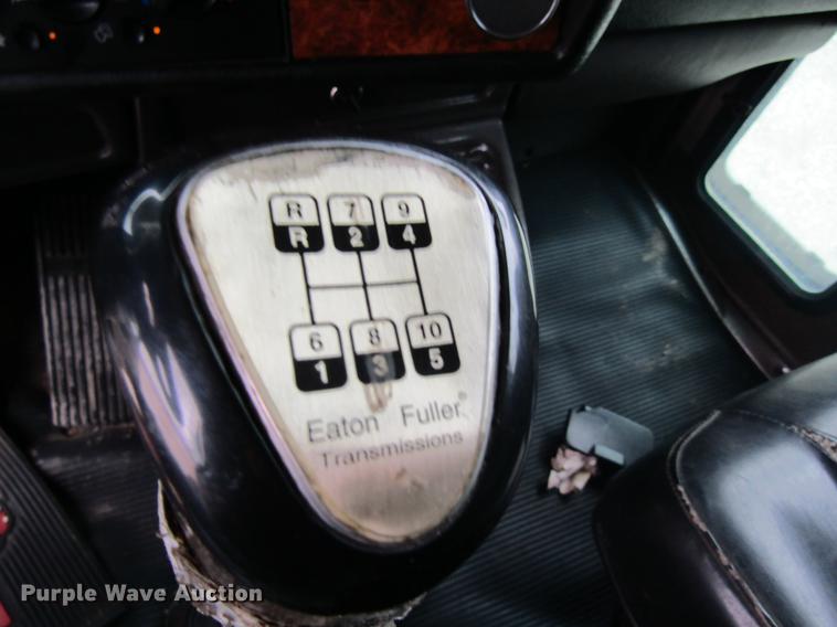 image for item DC4472 2004 Kenworth W900B semi truck