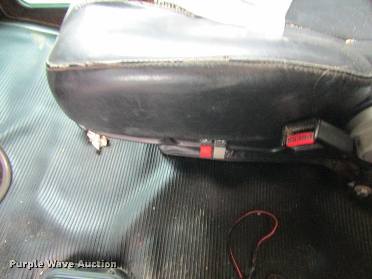 image for item DC4472 2004 Kenworth W900B semi truck