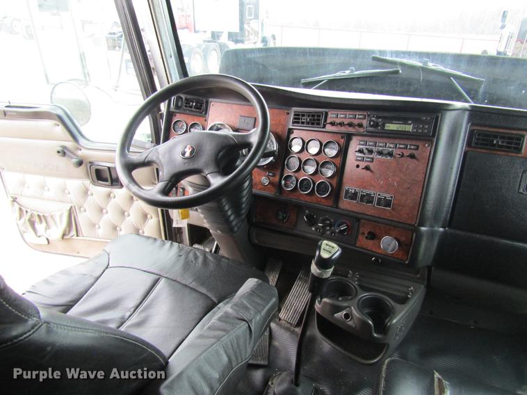 image for item DC4472 2004 Kenworth W900B semi truck