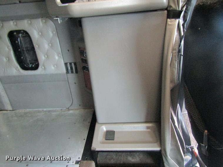 image for item DC4472 2004 Kenworth W900B semi truck