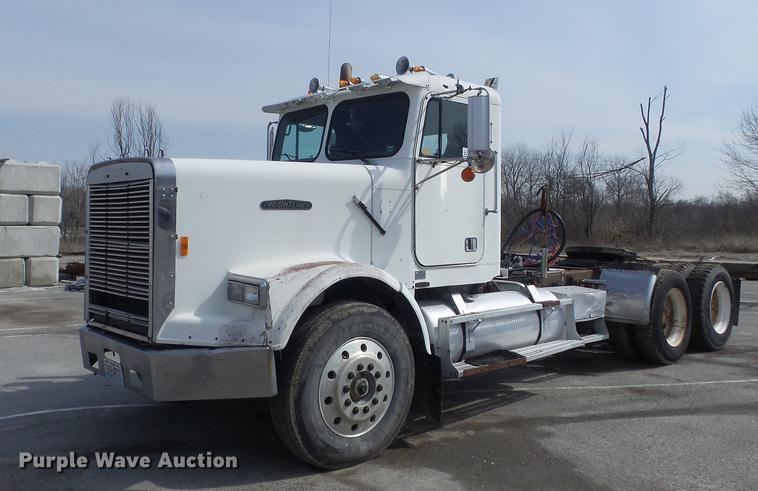 image for item DC7386 1987 Freightliner FLC-64T semi truck