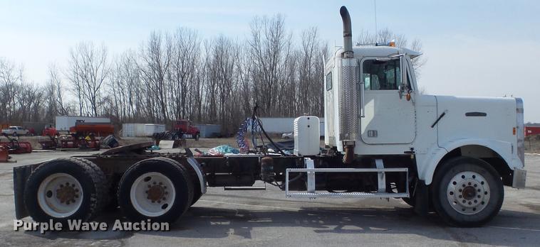 image for item DC7386 1987 Freightliner FLC-64T semi truck