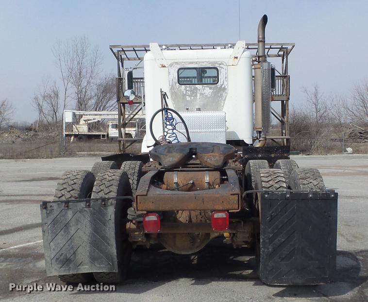 image for item DC7386 1987 Freightliner FLC-64T semi truck