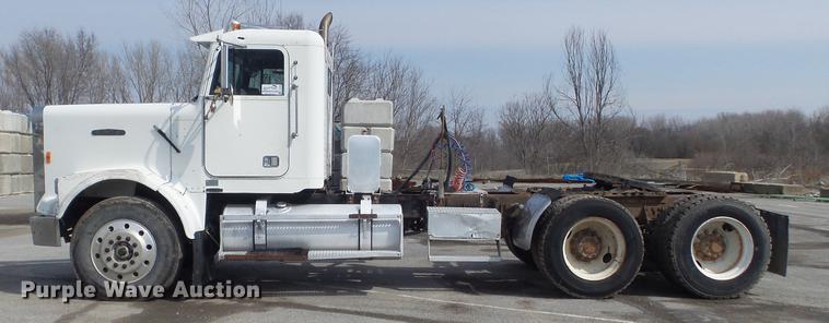 image for item DC7386 1987 Freightliner FLC-64T semi truck