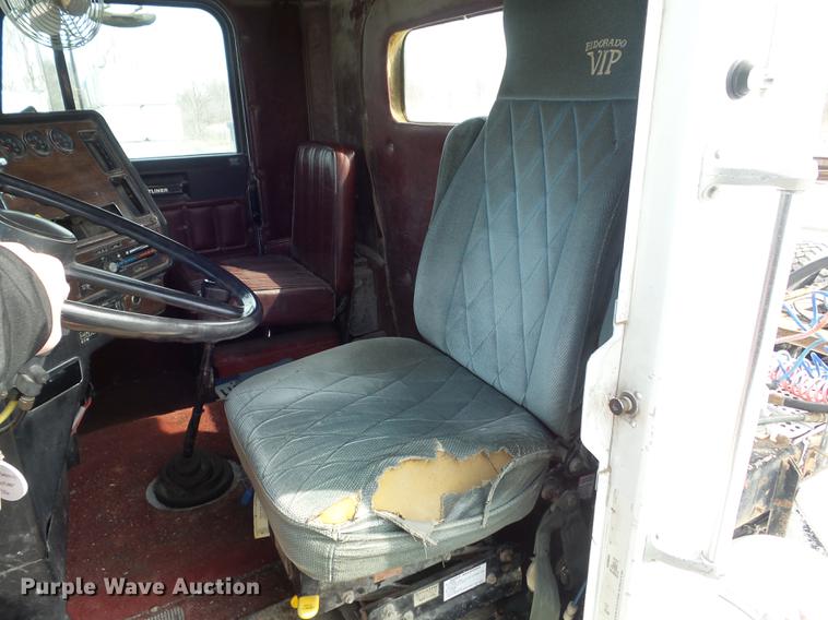 image for item DC7386 1987 Freightliner FLC-64T semi truck