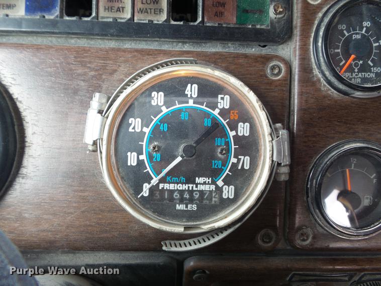 image for item DC7386 1987 Freightliner FLC-64T semi truck