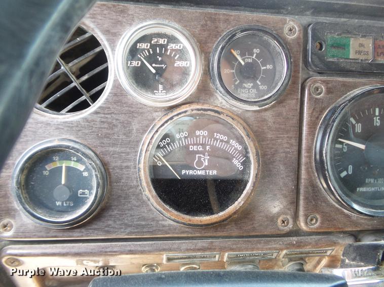 image for item DC7386 1987 Freightliner FLC-64T semi truck