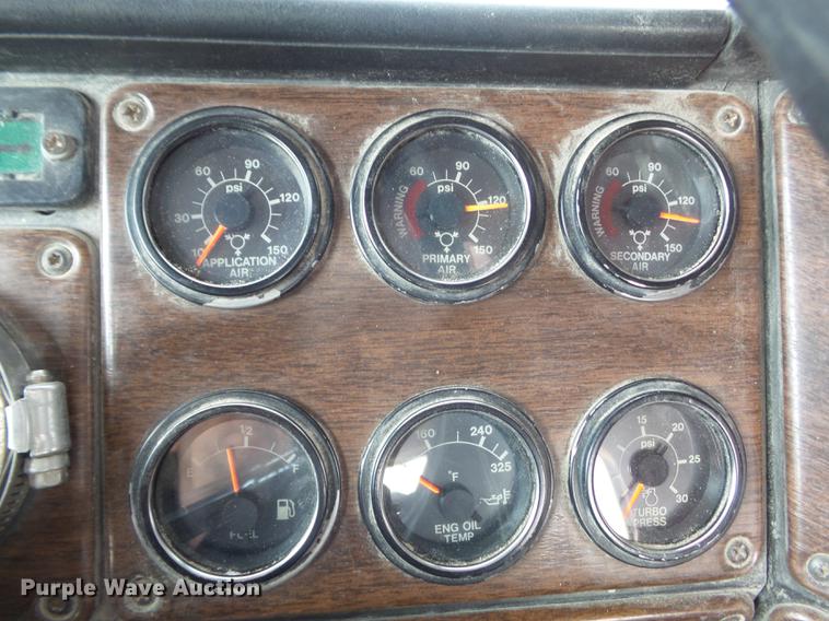 image for item DC7386 1987 Freightliner FLC-64T semi truck