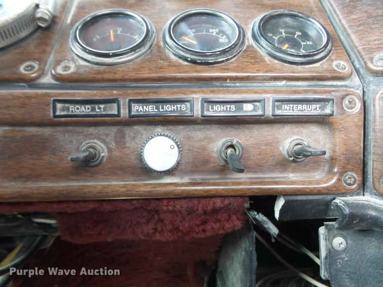 image for item DC7386 1987 Freightliner FLC-64T semi truck