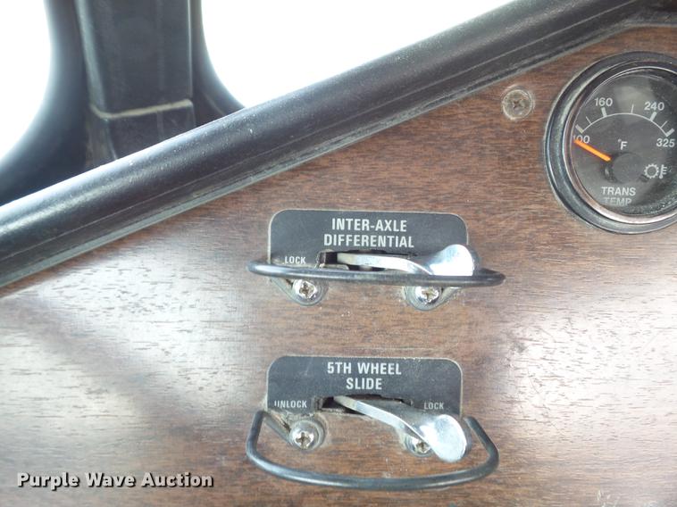 image for item DC7386 1987 Freightliner FLC-64T semi truck