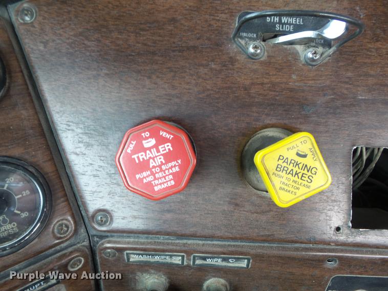 image for item DC7386 1987 Freightliner FLC-64T semi truck