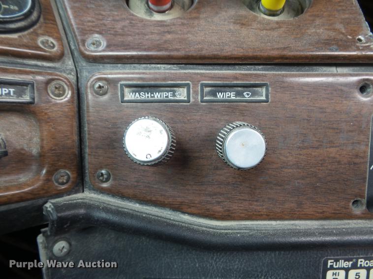 image for item DC7386 1987 Freightliner FLC-64T semi truck