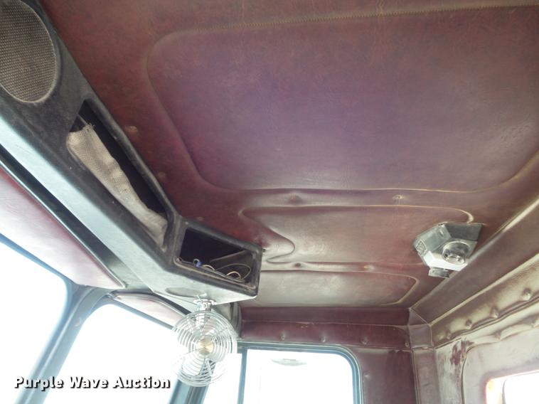 image for item DC7386 1987 Freightliner FLC-64T semi truck