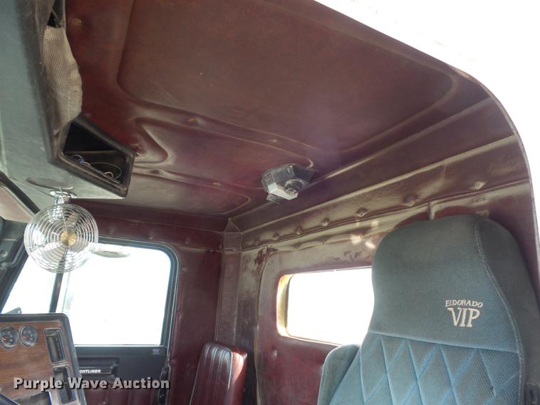 image for item DC7386 1987 Freightliner FLC-64T semi truck